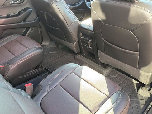 Used 2023 Chevrolet Traverse High Country AWD/4WD image 43