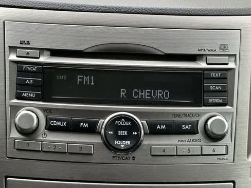 Used 2010 Subaru Outback 2.5i Premium image 10