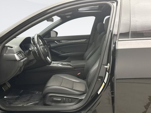 Used 2018 Honda Accord Sport image 11
