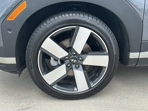 Certified 2025 Hyundai Santa Fe Limited FWD image 7