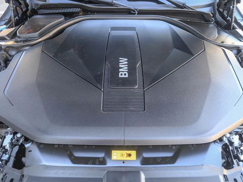 Used 2025 BMW i5 eDrive40i w/ Premium Package image 23