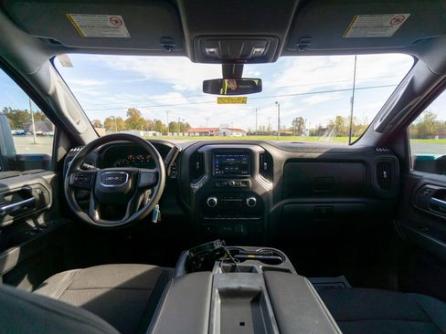 Used 2021 GMC Sierra 2500 4x4 Crew Cab w/ Gooseneck/5TH Wheel Package image 2