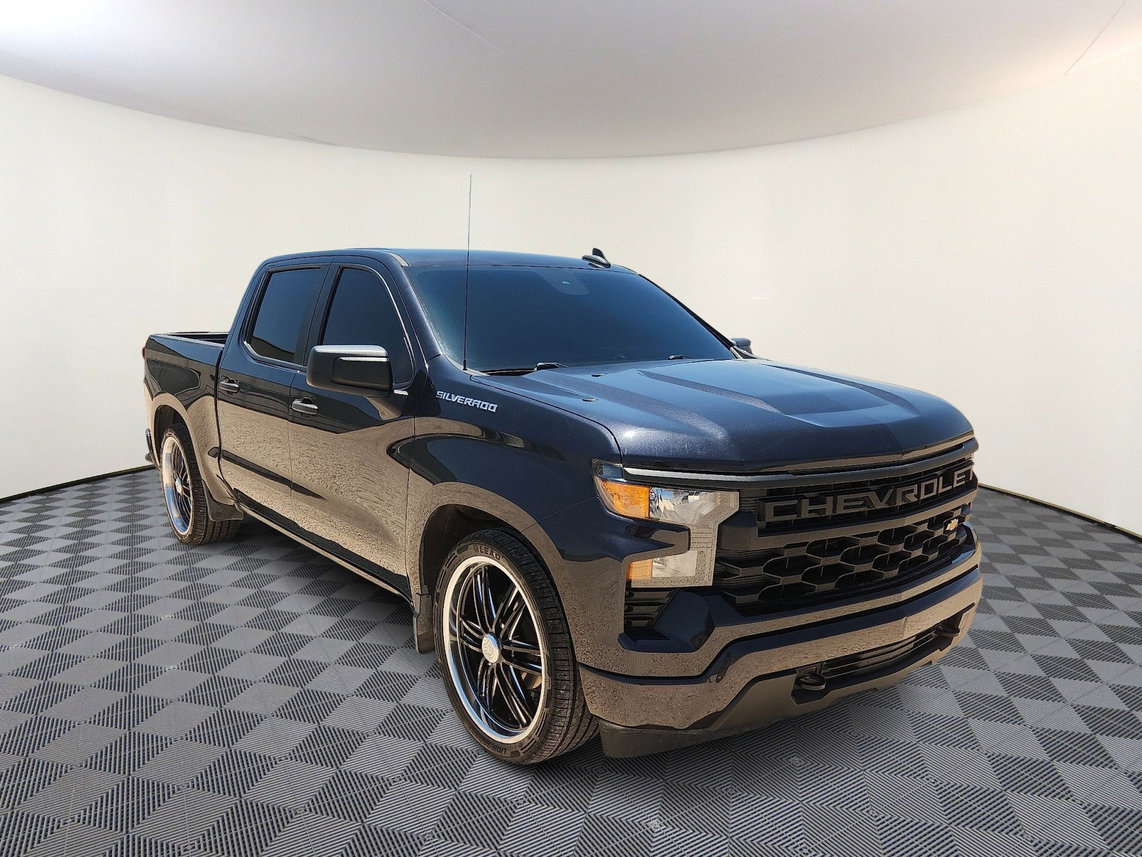 Used 2023 Chevrolet Silverado 1500 Custom RWD image 6