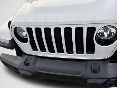 Used 2021 Jeep Wrangler Unlimited Sahara AWD/4WD image 5