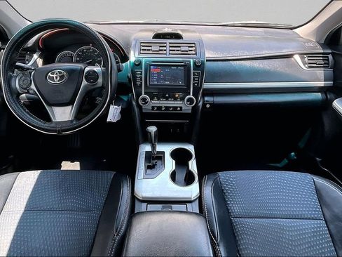 Used 2012 Toyota Camry SE FWD image 8