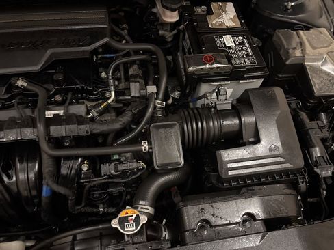 Used 2022 Hyundai Elantra SE image 23