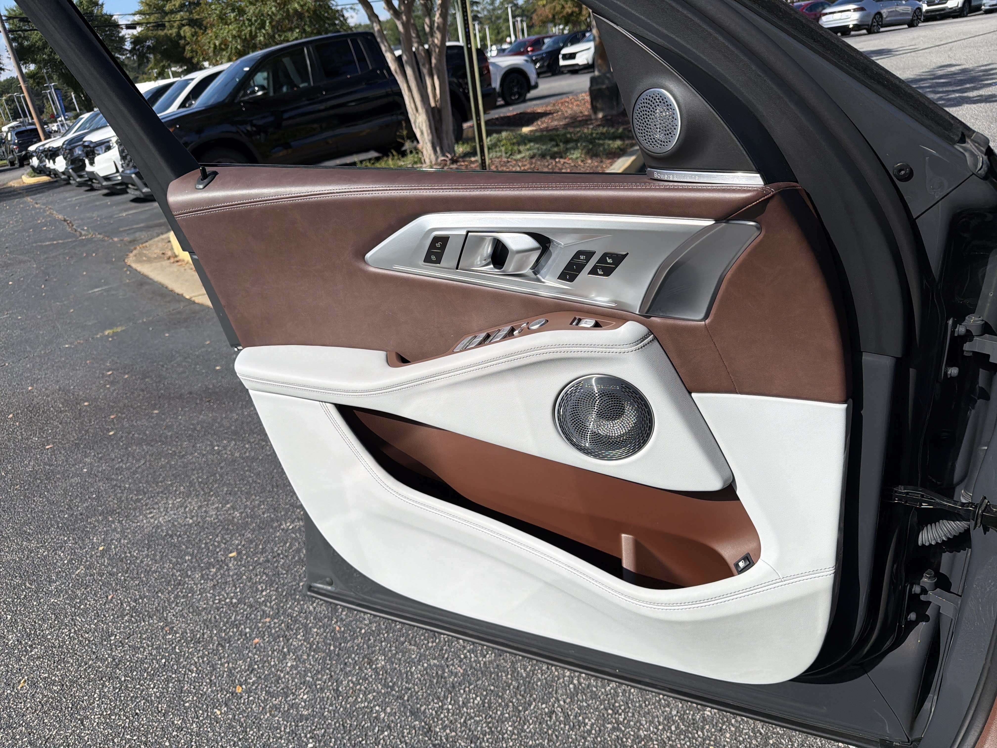 Certified 2025 BMW XM AWD/4WD image 15