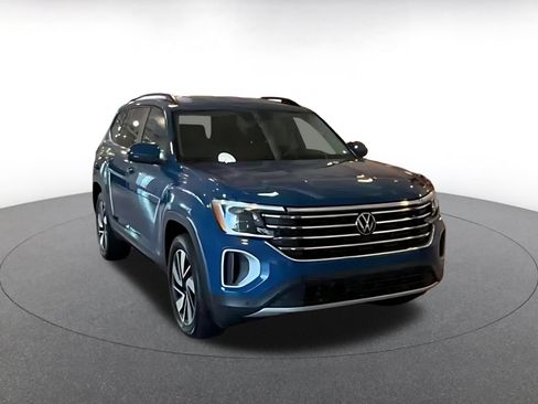 Used 2026 Volkswagen Atlas SE AWD/4WD image 3