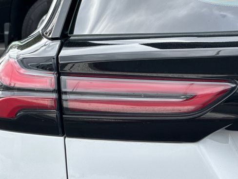 Used 2022 Chevrolet Bolt EUV LT w/ Convenience Package image 45