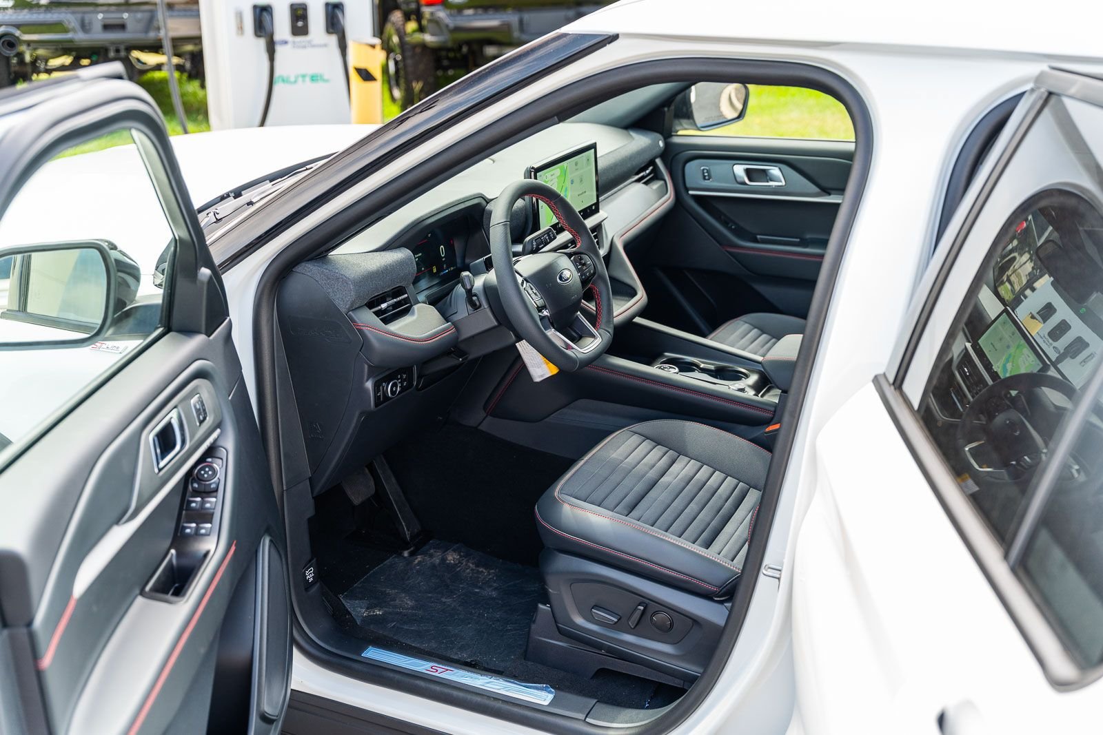New 2026 Ford Explorer ST-Line w/ Premium Package RWD image 14