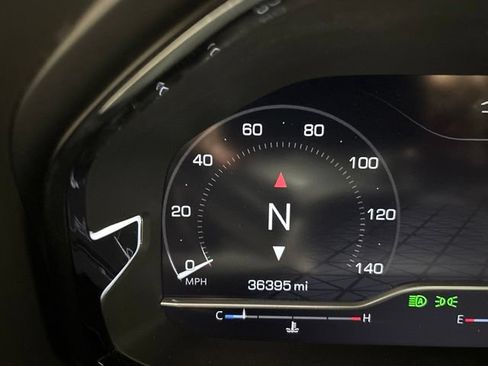 Used 2024 GMC Yukon Denali Ultimate AWD/4WD image 32