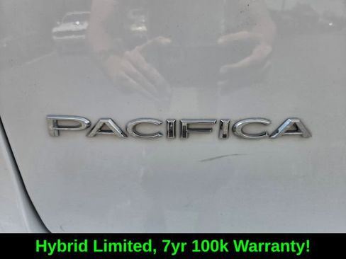 Used 2023 Chrysler Pacifica Limited FWD image 15