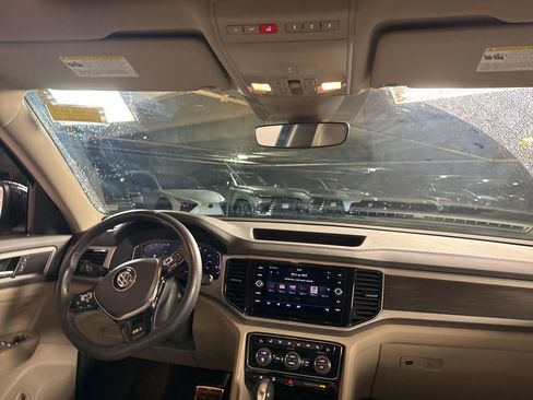 Used 2019 Volkswagen Atlas SEL R-Line image 8