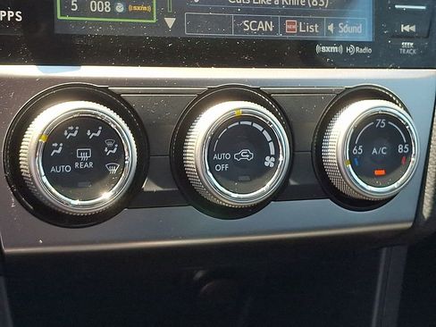 Used 2017 Subaru Crosstrek 2.0i Limited image 15