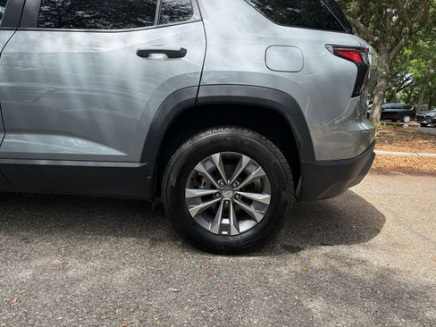 Used 2025 Chevrolet Equinox LT AWD/4WD image 28