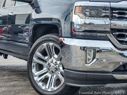Used 2018 Chevrolet Silverado 1500 LTZ w/ LTZ Plus Package AWD/4WD image 3