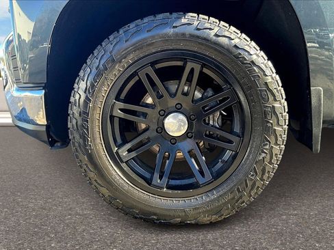 Used 2020 Chevrolet Silverado 1500 LT w/ LT Value Package image 25