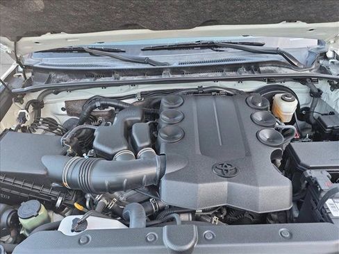 Used 2022 Toyota 4Runner SR5 RWD image 21