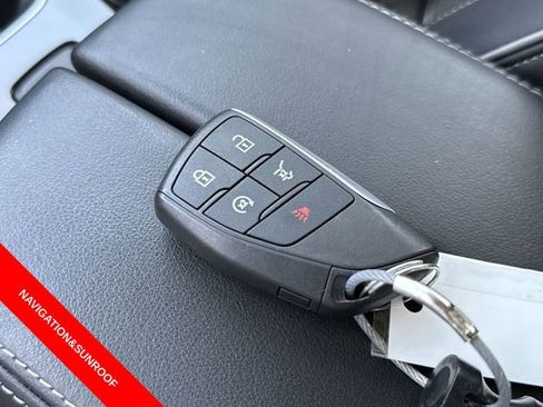 Used 2022 Buick Envision Avenir w/ Technology Package II image 30