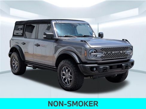 Used 2023 Ford Bronco Badlands AWD/4WD image 9