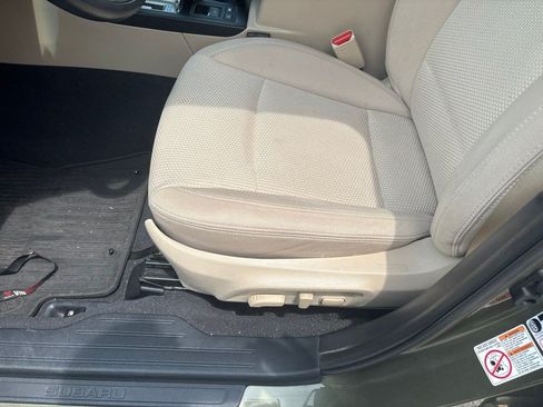 Used 2017 Subaru Outback 2.5i Premium AWD/4WD image 12