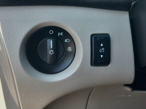 Used 2016 Ford Fiesta SE FWD image 17
