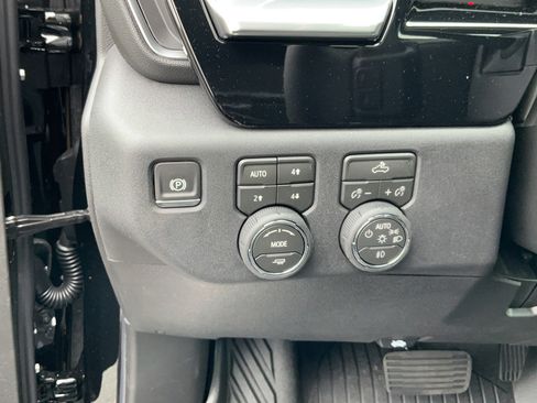 New 2026 Chevrolet Silverado 1500 RST AWD/4WD image 32