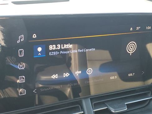 Used 2024 Chevrolet Trax RS w/ Sunroof Package image 12