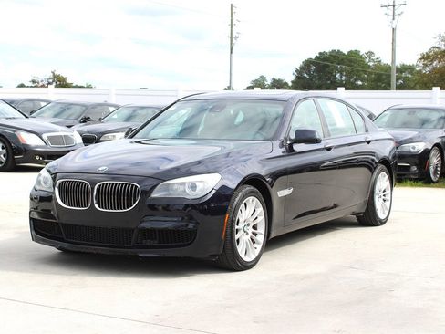 Used 2012 BMW 750Li xDrive image 3