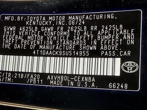Used 2025 Toyota Camry LE FWD image 29