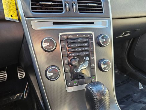 Used 2012 Volvo XC60 T6 R-Design Platinum image 6