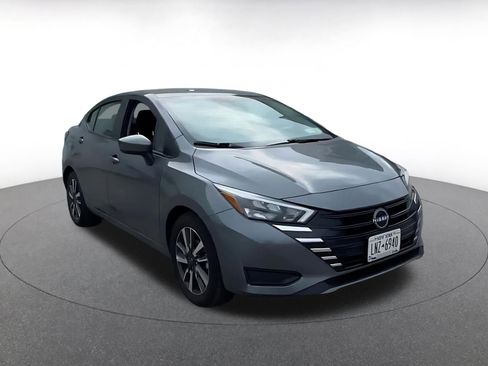 Used 2025 Nissan Versa SV FWD image 3