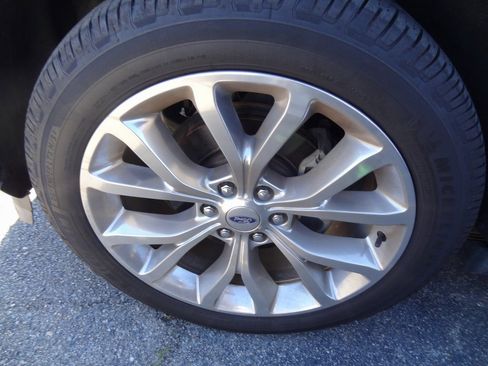 Used 2018 Ford Expedition Platinum image 9