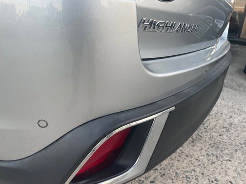 Used 2019 Toyota Highlander Limited image 9