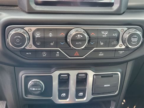 Used 2023 Jeep Wrangler Sport S image 20