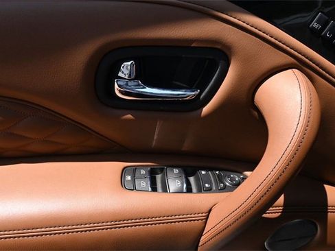 Used 2024 INFINITI QX80 Sensory image 24