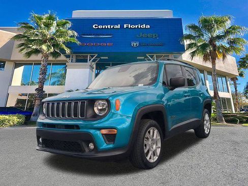 Certified 2022 Jeep Renegade Latitude AWD/4WD image 9