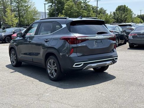 Used 2023 Kia Seltos S w/ Navigation Package FWD image 4