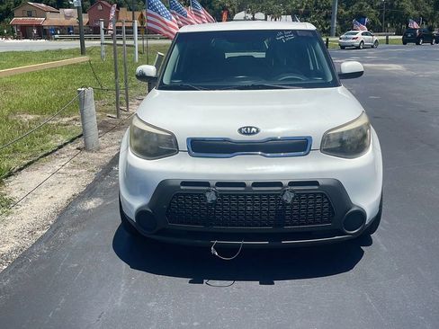 Used 2015 Kia Soul FWD image 2