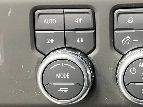 Used 2025 GMC Sierra 3500 Denali Ultimate AWD/4WD image 32