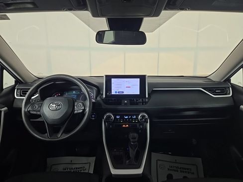 Used 2025 Toyota RAV4 XLE FWD image 9