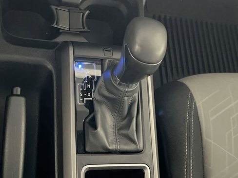 Used 2023 Toyota Tacoma TRD Off-Road image 20