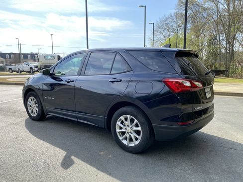 Used 2021 Chevrolet Equinox LS w/ LS Convenience Package image 7