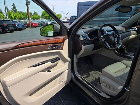 Used 2016 Cadillac SRX Performance w/ Driver Awareness Package AWD/4WD image 18