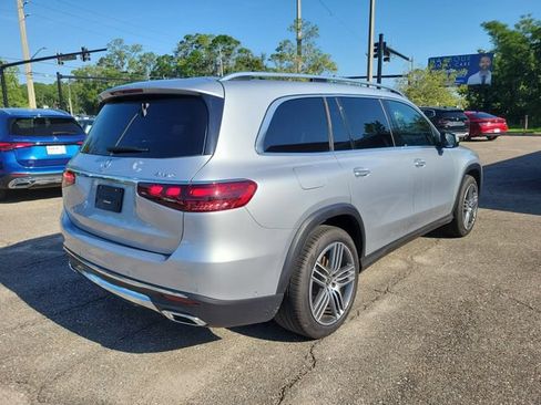 Used 2025 Mercedes-Benz GLS 450 4MATIC image 2