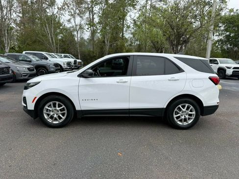 Used 2023 Chevrolet Equinox LS w/ LS Convenience Package image 2