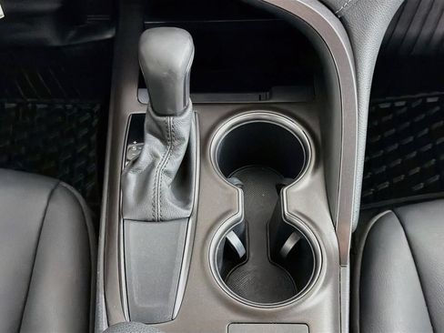 Used 2024 Toyota Camry SE FWD image 17