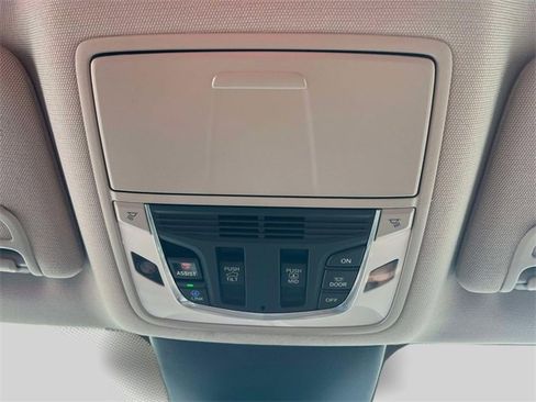 Used 2023 Acura MDX SH-AWD w/ Technology Package image 30