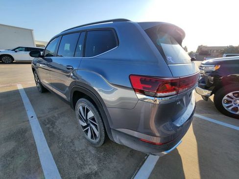 Used 2024 Volkswagen Atlas SE FWD image 6