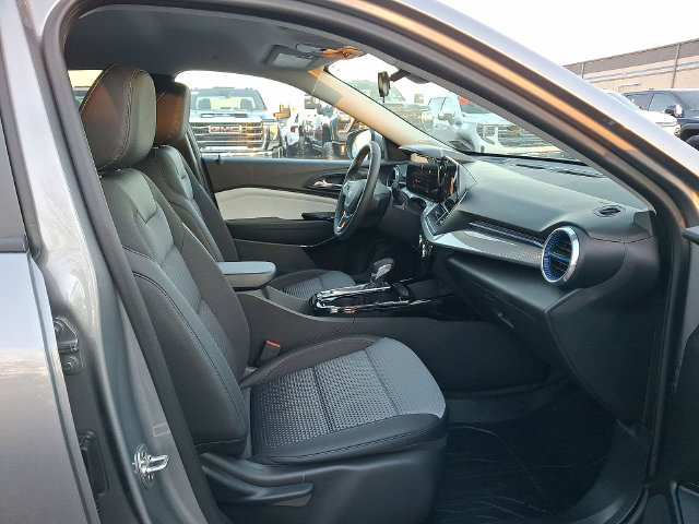 Certified 2025 Chevrolet Trax LT w/ Driver Confidence Package FWD image 25